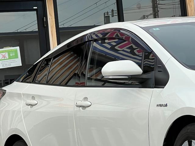 プリウス Ａプレミアム　衝突軽減ブレーキ　９型ナビＴＶ　バックカメラ　Ｂｌｕｅｔｏｏｔｈ　ＥＴＣ　黒革シート　シートヒーター　クルーズコントロール　ＨＵＤ　オートハイビーム　保証付（4枚目）