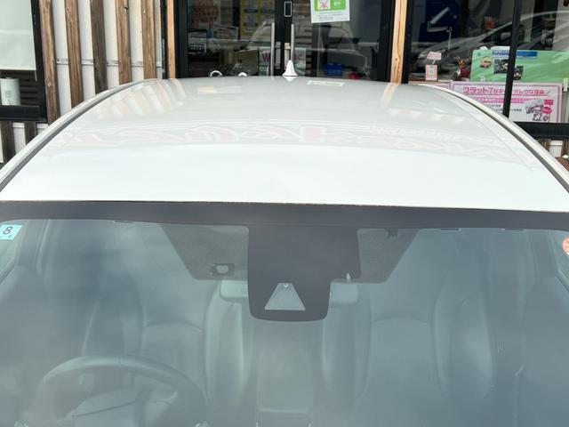 プリウス Ａプレミアム　衝突軽減ブレーキ　９型ナビＴＶ　バックカメラ　Ｂｌｕｅｔｏｏｔｈ　ＥＴＣ　黒革シート　シートヒーター　クルーズコントロール　ＨＵＤ　オートハイビーム　保証付（10枚目）