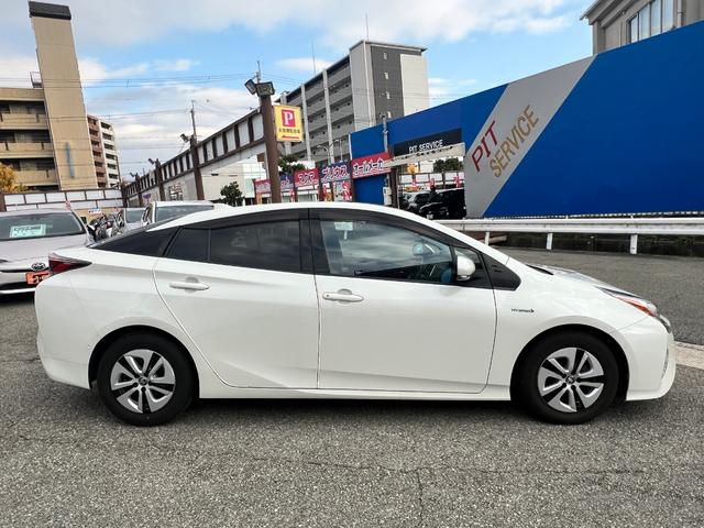 プリウス Ａプレミアム　衝突軽減ブレーキ　９型ナビＴＶ　バックカメラ　Ｂｌｕｅｔｏｏｔｈ　ＥＴＣ　黒革シート　シートヒーター　クルーズコントロール　ＨＵＤ　オートハイビーム　保証付（16枚目）