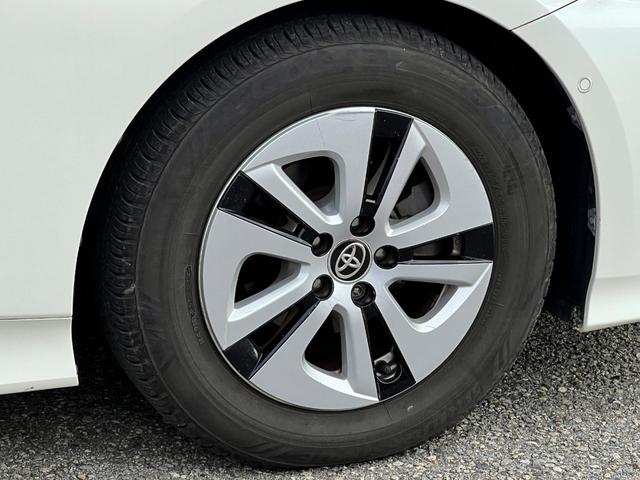 プリウス Ａプレミアム　衝突軽減ブレーキ　９型ナビＴＶ　バックカメラ　Ｂｌｕｅｔｏｏｔｈ　ＥＴＣ　黒革シート　シートヒーター　クルーズコントロール　ＨＵＤ　オートハイビーム　保証付（19枚目）