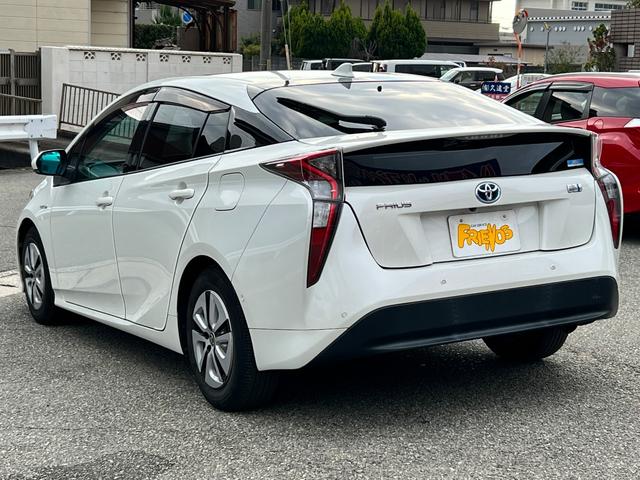 プリウス Ａプレミアム　衝突軽減ブレーキ　９型ナビＴＶ　バックカメラ　Ｂｌｕｅｔｏｏｔｈ　ＥＴＣ　黒革シート　シートヒーター　クルーズコントロール　ＨＵＤ　オートハイビーム　保証付（35枚目）