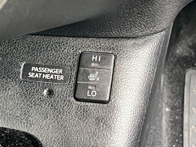 プリウス Ａプレミアム　衝突軽減ブレーキ　９型ナビＴＶ　バックカメラ　Ｂｌｕｅｔｏｏｔｈ　ＥＴＣ　黒革シート　シートヒーター　クルーズコントロール　ＨＵＤ　オートハイビーム　保証付（45枚目）