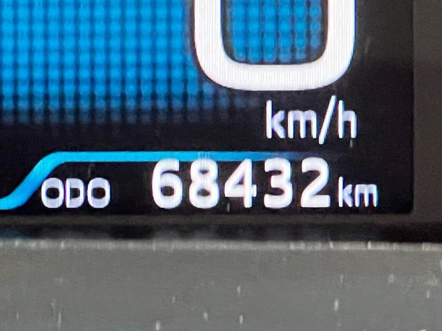 プリウス Ａプレミアム　衝突軽減ブレーキ　９型ナビＴＶ　バックカメラ　Ｂｌｕｅｔｏｏｔｈ　ＥＴＣ　黒革シート　シートヒーター　クルーズコントロール　ＨＵＤ　オートハイビーム　保証付（53枚目）