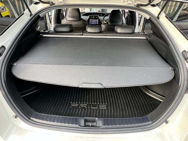 プリウス Ａプレミアム　衝突軽減ブレーキ　９型ナビＴＶ　バックカメラ　Ｂｌｕｅｔｏｏｔｈ　ＥＴＣ　黒革シート　シートヒーター　クルーズコントロール　ＨＵＤ　オートハイビーム　保証付（64枚目）