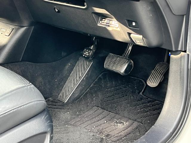 プリウス Ａプレミアム　衝突軽減ブレーキ　９型ナビＴＶ　バックカメラ　Ｂｌｕｅｔｏｏｔｈ　ＥＴＣ　黒革シート　シートヒーター　クルーズコントロール　ＨＵＤ　オートハイビーム　保証付（71枚目）