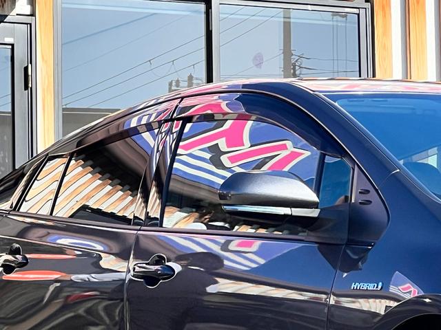 プリウス Aプレミアム ツーリングセレクション 衝突軽減ブレーキ 純正17インチアルミホイール 9型ナビTV バックカメラ Bluetooth ETC 黒革シート シートヒーター クルーズコントロール オートハイビーム 保証付(4枚目)
