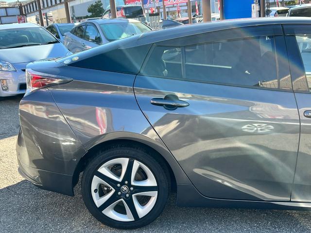 プリウス Aプレミアム ツーリングセレクション 衝突軽減ブレーキ 純正17インチアルミホイール 9型ナビTV バックカメラ Bluetooth ETC 黒革シート シートヒーター クルーズコントロール オートハイビーム 保証付(17枚目)