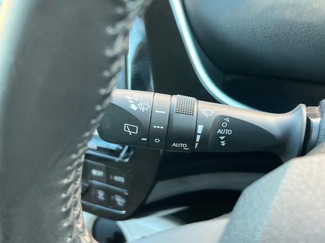 プリウス Aプレミアム ツーリングセレクション 衝突軽減ブレーキ 純正17インチアルミホイール 9型ナビTV バックカメラ Bluetooth ETC 黒革シート シートヒーター クルーズコントロール オートハイビーム 保証付(43枚目)