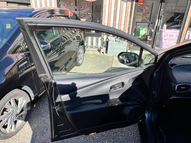 プリウス Aプレミアム ツーリングセレクション 衝突軽減ブレーキ 純正17インチアルミホイール 9型ナビTV バックカメラ Bluetooth ETC 黒革シート シートヒーター クルーズコントロール オートハイビーム 保証付(70枚目)