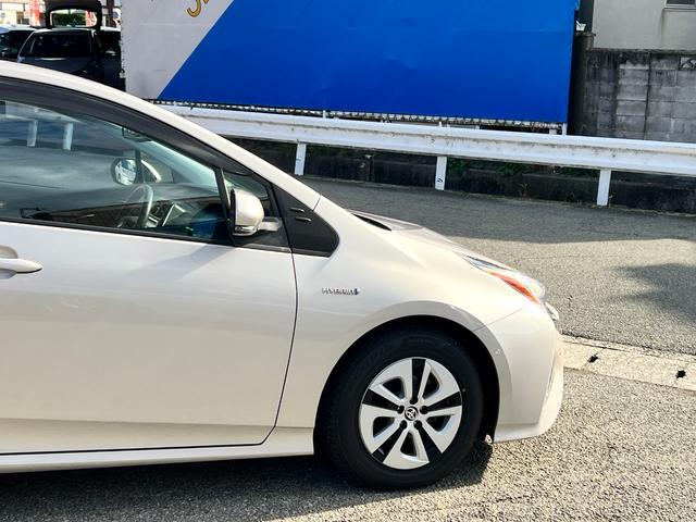 プリウス Ａ　衝突軽減ブレーキ　ナビ　ＴＶ　バックカメラ　Ｂｌｕｅｔｏｏｔｈ　ＥＴＣ　クルーズコントロール　ドライブレコーダー　純正ＡＷ　保証付（18枚目）