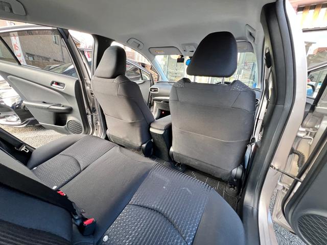 プリウス Ａ　衝突軽減ブレーキ　ナビ　ＴＶ　バックカメラ　Ｂｌｕｅｔｏｏｔｈ　ＥＴＣ　クルーズコントロール　ドライブレコーダー　純正ＡＷ　保証付（74枚目）