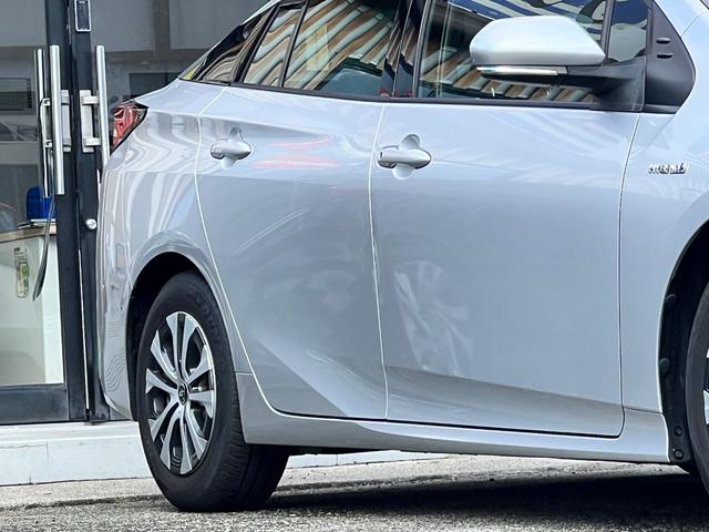 プリウス Aプレミアム 後期型 衝突軽減ブレーキ 9型ナビTV バックカメラ Bluetooth ETC ドライブレコーダー 黒革シート シートヒーター シートエアコン クルーズコントロール 純正AW 保証付(3枚目)