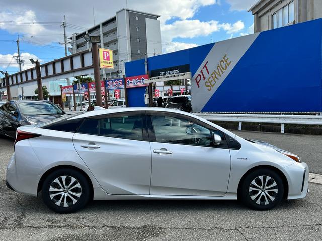 プリウス Aプレミアム 後期型 衝突軽減ブレーキ 9型ナビTV バックカメラ Bluetooth ETC ドライブレコーダー 黒革シート シートヒーター シートエアコン クルーズコントロール 純正AW 保証付(15枚目)