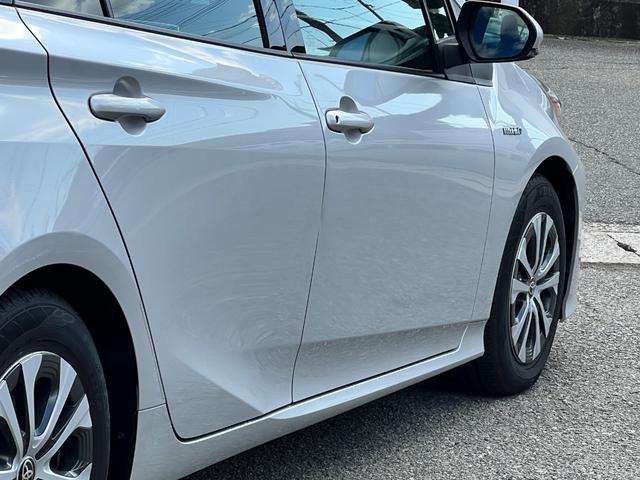 プリウス Aプレミアム 後期型 衝突軽減ブレーキ 9型ナビTV バックカメラ Bluetooth ETC ドライブレコーダー 黒革シート シートヒーター シートエアコン クルーズコントロール 純正AW 保証付(28枚目)