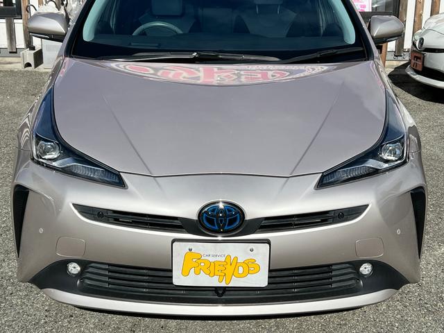 プリウス Ａプレミアム　後期型　衝突軽減ブレーキ　純正アルミ　９型ナビＴＶ　フロントカメラ　バックカメラ　Ｂｌｕｅｔｏｏｔｈ　ＥＴＣ　ドラレコ　黒革シート　電動シート　シートヒーター　シートエアコン　クルコン　ＨＵＤ　保証付（8枚目）