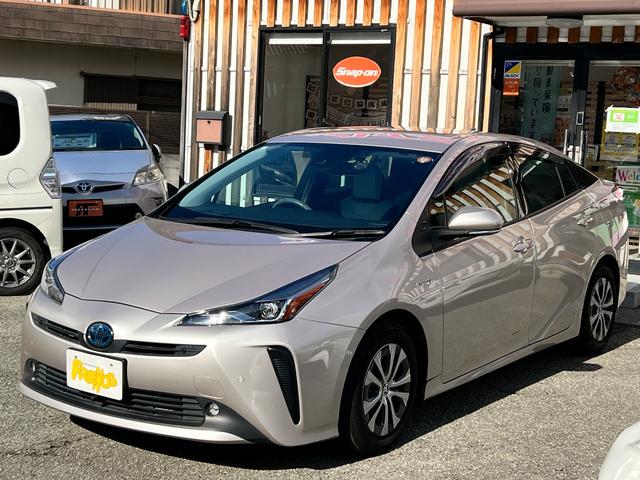 プリウス Ａプレミアム　後期型　衝突軽減ブレーキ　純正アルミ　９型ナビＴＶ　フロントカメラ　バックカメラ　Ｂｌｕｅｔｏｏｔｈ　ＥＴＣ　ドラレコ　黒革シート　電動シート　シートヒーター　シートエアコン　クルコン　ＨＵＤ　保証付（10枚目）