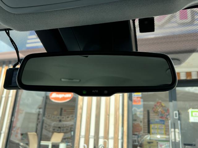 プリウス Ａプレミアム　後期型　衝突軽減ブレーキ　純正アルミ　９型ナビＴＶ　フロントカメラ　バックカメラ　Ｂｌｕｅｔｏｏｔｈ　ＥＴＣ　ドラレコ　黒革シート　電動シート　シートヒーター　シートエアコン　クルコン　ＨＵＤ　保証付（56枚目）