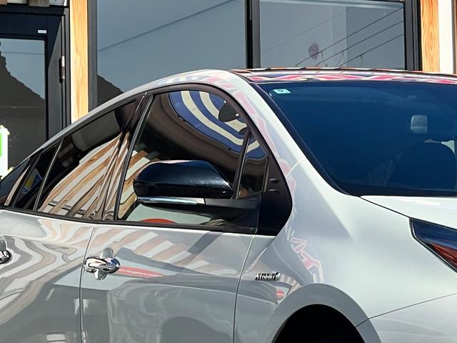 プリウス Ｓセーフティプラス　ツートーン　衝突軽減ブレーキ　ナビ　ＴＶ　バックカメラ　Ｂｌｕｅｔｏｏｔｈ　ＥＴＣ　クルーズコントロール　純正１７インチアルミホイール　保証付（4枚目）