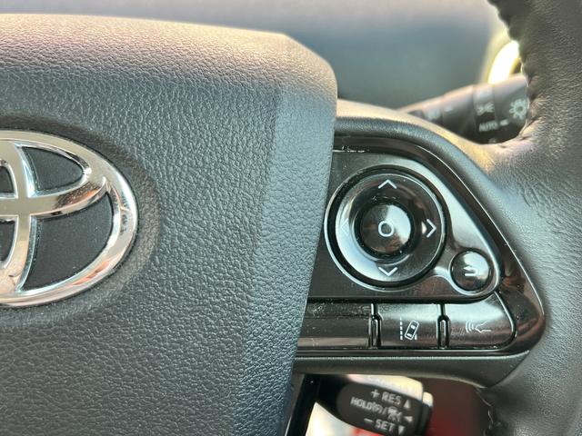 プリウス Ｓセーフティプラス　ツートーン　衝突軽減ブレーキ　ナビ　ＴＶ　バックカメラ　Ｂｌｕｅｔｏｏｔｈ　ＥＴＣ　クルーズコントロール　純正１７インチアルミホイール　保証付（37枚目）