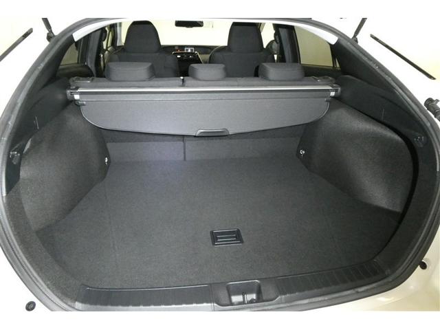 プリウス Ａ　衝突軽減ブレーキシステム　Ｂモニタ　ＬＥＤヘッド　クルーズコントロール　セキュリティー　スマートキー　パワーステアリング　ＥＴＣ　アルミホイル　オートエアコン　ＳＲＳ　ＡＢＳ　パワーウィンドウ　ＶＳＣ（14枚目）
