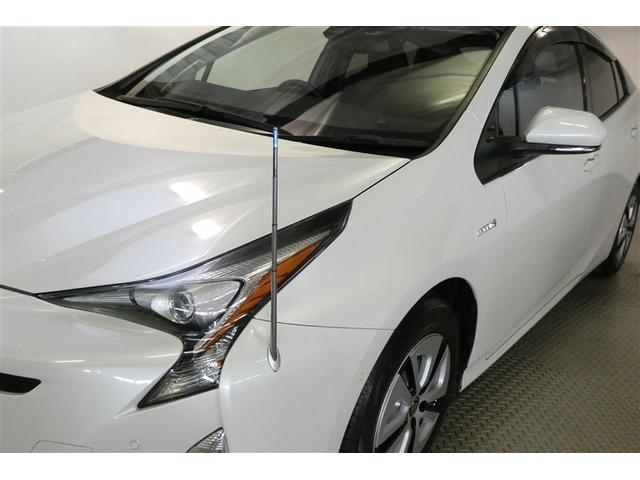 プリウス Ａ　衝突軽減ブレーキシステム　Ｂモニタ　ＬＥＤヘッド　クルーズコントロール　セキュリティー　スマートキー　パワーステアリング　ＥＴＣ　アルミホイル　オートエアコン　ＳＲＳ　ＡＢＳ　パワーウィンドウ　ＶＳＣ（33枚目）
