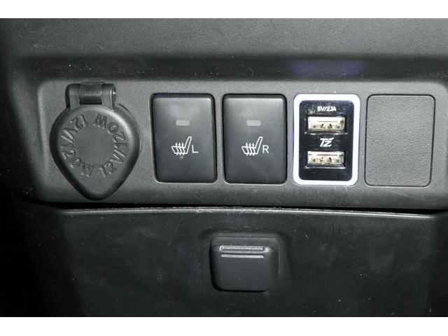 寒い季節もこちらのスイッチ一つでシートがポカポカに！これはかなり快適です！運転席と助手席にございます！！！