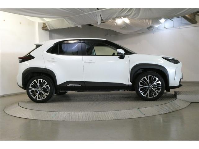 ヤリスクロス ハイブリッドＺ　インテリジェントキー　アルミホイル　ＬＥＤライト　リアカメラ　クルーズコントロール　横滑り防止システム　ナビＴＶ　メモリーナビゲーション　電動シ－ト　パワステ　オートエアコン　キーフリー　イモビライザ（5枚目）