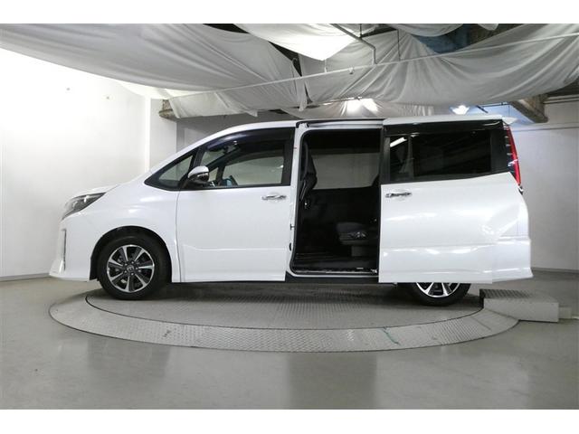 ノア Si ダブルバイビー 軽減ブレーキ スマートキ- エアロ 横滑り防止機能 AAC ウォークスルー LEDヘッドライト DVD 盗難防止システム オートクルーズ キーレス 3列シート メモリーナビ アルミホイール ABS(5枚目)