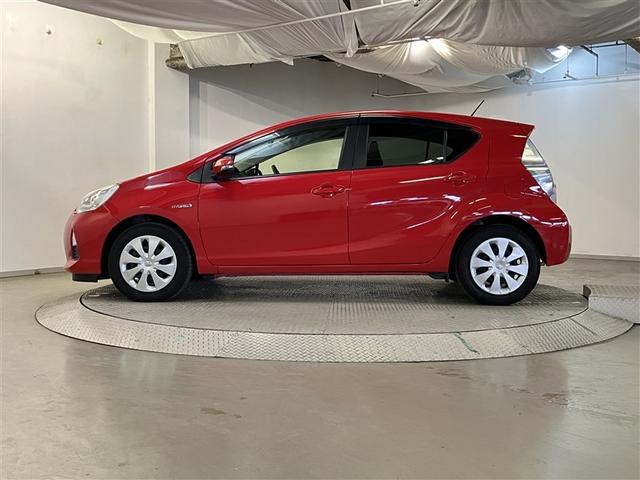 アクア Gブラックソフトレザーセレクション セキュリティー TVナビ Sキー Wエアバッグ ESC DVD再生可能 キーレス バックカメラ ABS ETC メモリーナビ パワーステアリング エアバック PW オ-トエアコン 地上デジタル(4枚目)