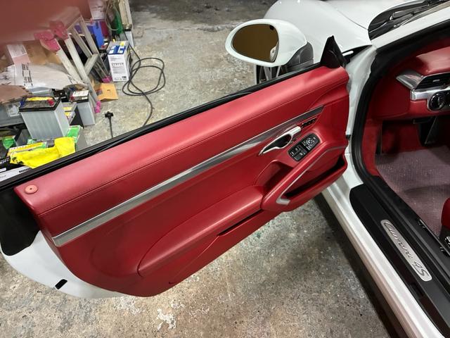 911 911カレラ4S カブリオレ 左ハンドル スポーツクロノ スポーツエキゾースト BOSE 20AWクラシックデザイン 赤革シート(25枚目)