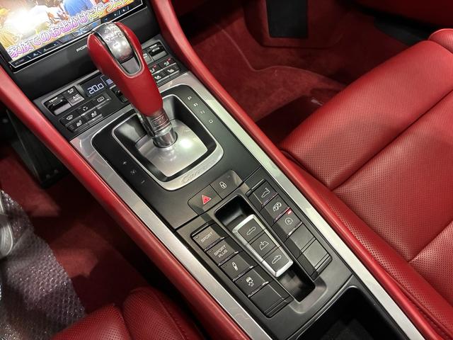 911 911カレラ4S カブリオレ 左ハンドル スポーツクロノ スポーツエキゾースト BOSE 20AWクラシックデザイン 赤革シート(26枚目)