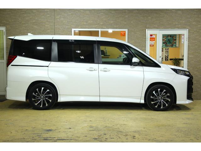 ノア ハイブリッドＳ－Ｚ　トヨタセーフティセンス・ディスプレイオーディオ・シートヒーター・Ｂｌｕｅｔｏｏｔｈ・ＵＳＢ・ＨＤＭＩ・バックモニター・ＥＴＣ・ＴＶキット・ＡＣ１００Ｖ・前後ドライブレコーダー・大型フリップダウンモニタ（7枚目）