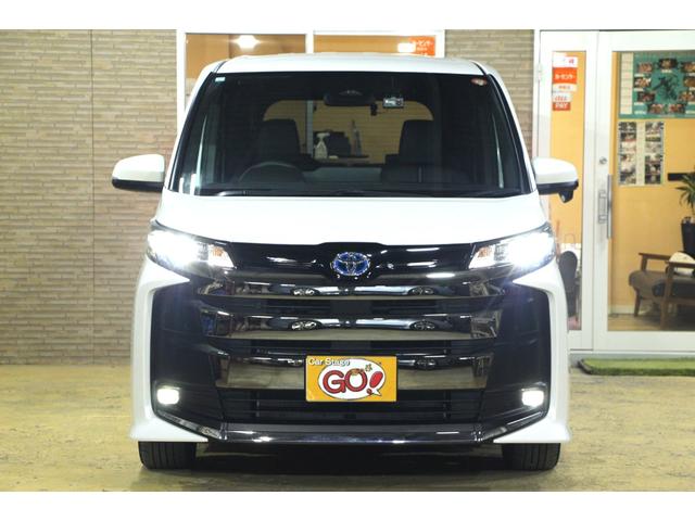 ノア ハイブリッドＳ－Ｚ　トヨタセーフティセンス・ディスプレイオーディオ・シートヒーター・Ｂｌｕｅｔｏｏｔｈ・ＵＳＢ・ＨＤＭＩ・バックモニター・ＥＴＣ・ＴＶキット・ＡＣ１００Ｖ・前後ドライブレコーダー・大型フリップダウンモニタ（8枚目）