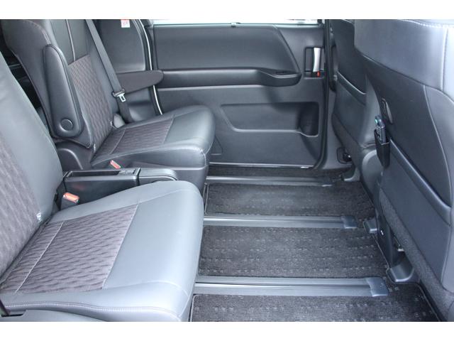 ノア ハイブリッドＳ－Ｚ　トヨタセーフティセンス・ディスプレイオーディオ・シートヒーター・Ｂｌｕｅｔｏｏｔｈ・ＵＳＢ・ＨＤＭＩ・バックモニター・ＥＴＣ・ＴＶキット・ＡＣ１００Ｖ・前後ドライブレコーダー・大型フリップダウンモニタ（28枚目）