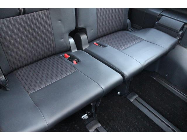 ノア ハイブリッドＳ－Ｚ　トヨタセーフティセンス・ディスプレイオーディオ・シートヒーター・Ｂｌｕｅｔｏｏｔｈ・ＵＳＢ・ＨＤＭＩ・バックモニター・ＥＴＣ・ＴＶキット・ＡＣ１００Ｖ・前後ドライブレコーダー・大型フリップダウンモニタ（30枚目）