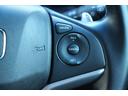 ステリングリモコンついてます。ナビ操作も楽々です。クルーズコントロールもついてて長距離ドライブも楽楽です！！