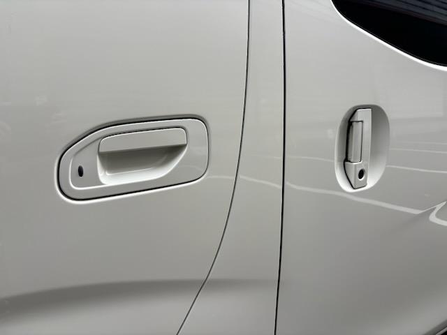 ＮＶ３５０キャラバンワゴン ＧＸ　送迎（１０人乗り）・ＬＥＤヘッドランプ＆テールランプ・アラウンドビューモニター・オートスライド・オートステップ・スマートキー・ナビ・ＴＶ・ＥＴＣ・リアエアコン・リアヒーター（4枚目）