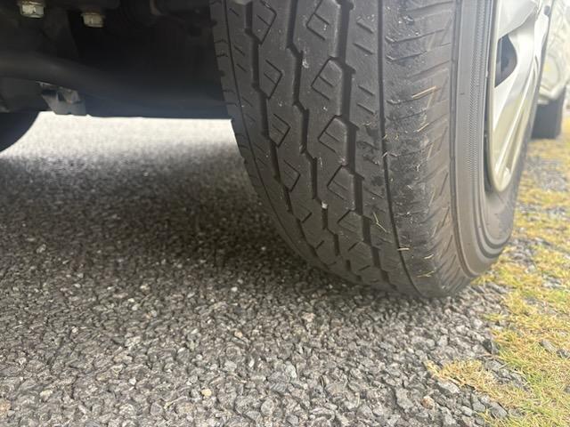 NV350キャラバンバン スーパーロングDXターボ リフター付き・ディーゼルターボ・エマージェンシーブレーキ・リモコンキー・ナビ・TV・ETC・バックカメラ・ドラレコ・フィルム貼り・(15枚目)