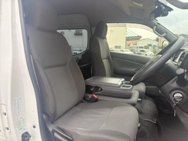 NV350キャラバンバン スーパーロングDXターボ リフター付き・ディーゼルターボ・エマージェンシーブレーキ・リモコンキー・ナビ・TV・ETC・バックカメラ・ドラレコ・フィルム貼り・(29枚目)