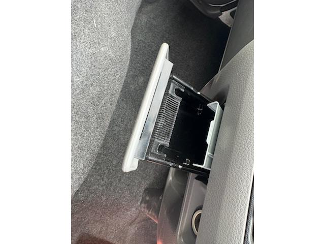 NV350キャラバンバン スーパーロングDXターボ リフター付き・ディーゼルターボ・エマージェンシーブレーキ・リモコンキー・ナビ・TV・ETC・バックカメラ・ドラレコ・フィルム貼り・(30枚目)