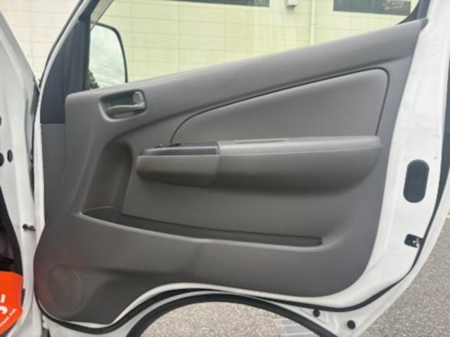 NV350キャラバンバン スーパーロングDXターボ リフター付き・ディーゼルターボ・エマージェンシーブレーキ・リモコンキー・ナビ・TV・ETC・バックカメラ・ドラレコ・フィルム貼り・(39枚目)