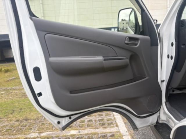 NV350キャラバンバン スーパーロングDXターボ リフター付き・ディーゼルターボ・エマージェンシーブレーキ・リモコンキー・ナビ・TV・ETC・バックカメラ・ドラレコ・フィルム貼り・(40枚目)