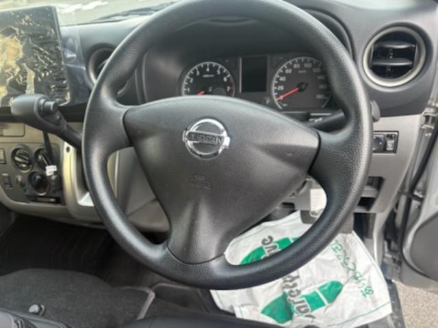 NV350キャラバンバン スーパーロング・リアエアコン・リアヒーター・バックカメラ・ディスプレイオーディオ・Bluetooth・ETC・電動スライドステップ・フォグランプ・カラードドアハンドル・フローロングマット(34枚目)