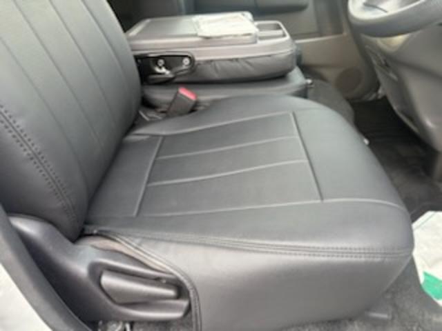 NV350キャラバンバン スーパーロング・リアエアコン・リアヒーター・バックカメラ・ディスプレイオーディオ・Bluetooth・ETC・電動スライドステップ・フォグランプ・カラードドアハンドル・フローロングマット(37枚目)