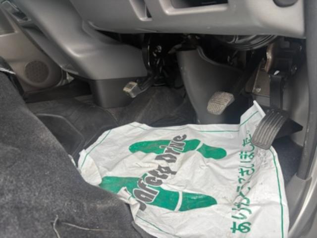 NV350キャラバンバン スーパーロング・リアエアコン・リアヒーター・バックカメラ・ディスプレイオーディオ・Bluetooth・ETC・電動スライドステップ・フォグランプ・カラードドアハンドル・フローロングマット(45枚目)