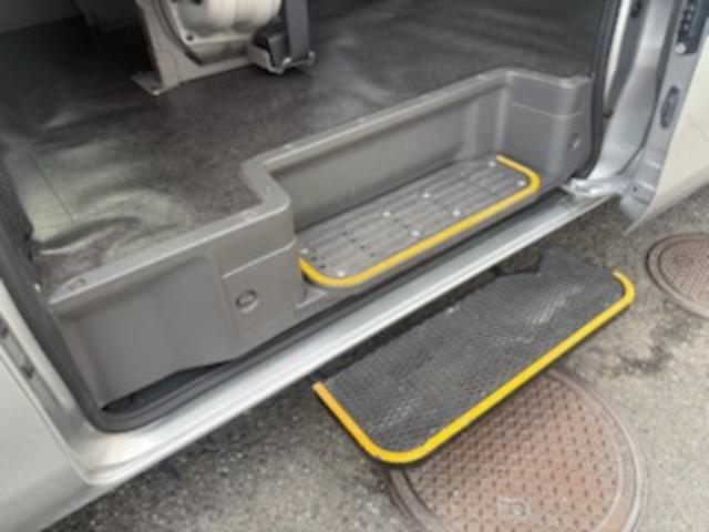 NV350キャラバンバン スーパーロング・リアエアコン・リアヒーター・バックカメラ・ディスプレイオーディオ・Bluetooth・ETC・電動スライドステップ・フォグランプ・カラードドアハンドル・フローロングマット(52枚目)