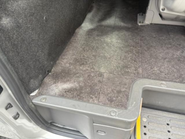 NV350キャラバンバン スーパーロング・リアエアコン・リアヒーター・バックカメラ・ディスプレイオーディオ・Bluetooth・ETC・電動スライドステップ・フォグランプ・カラードドアハンドル・フローロングマット(55枚目)