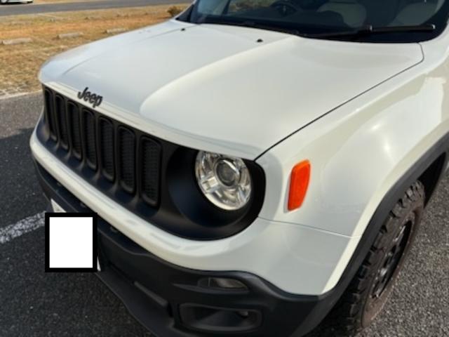 ジープ・レネゲード リミテッド 本革シート・パワーシート(左右)・オートエアコン・ガラスサンルーフ・16AW・ナビTV(8インチ)・バックカメラ・ETC・シートヒーター・クルーズコントロール・(9枚目)