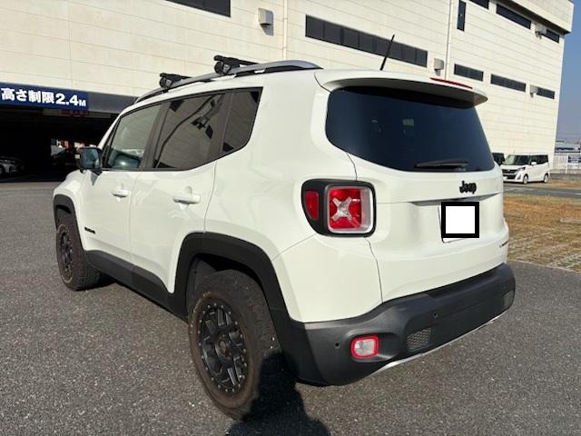 ジープ・レネゲード リミテッド 本革シート・パワーシート(左右)・オートエアコン・ガラスサンルーフ・16AW・ナビTV(8インチ)・バックカメラ・ETC・シートヒーター・クルーズコントロール・(10枚目)