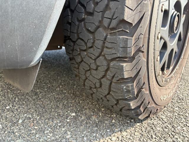 ジープ・レネゲード リミテッド 本革シート・パワーシート(左右)・オートエアコン・ガラスサンルーフ・16AW・ナビTV(8インチ)・バックカメラ・ETC・シートヒーター・クルーズコントロール・(14枚目)